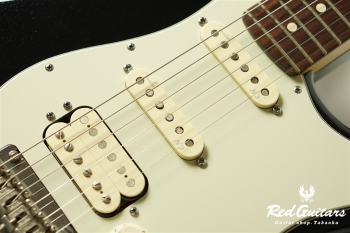 American Deluxe Stratocaster Plus HSS - Mystic Black